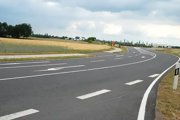 Markierungen auf Straßen, Parkplätzen, Logistikhallen und vieles mehr 02