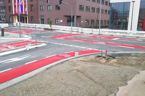 Beispiel für Markierungsarbeiten auf Straßen, Parkplätzen, Logistikhallen 09