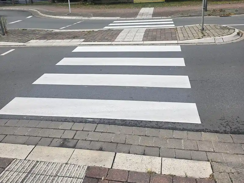 Städtemarkierung Zebrastreifen